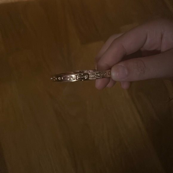 Coach rose gold clip bangle - Picture 3 of 3